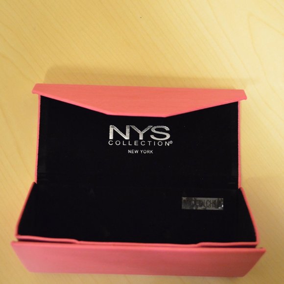 Collapsible Tri-Fold Case Assorted Colors - Picture 2 of 14